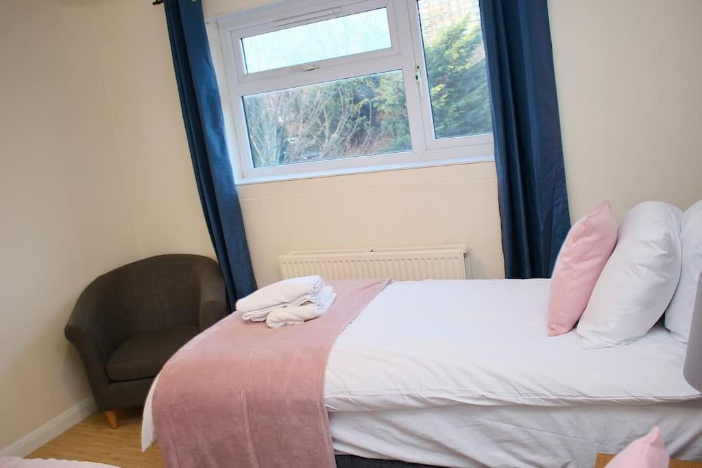 Contractor'S Haven- 4-Bedroom House With Free Parking, Super Fast Wifi, Fran Properties In Aylesbury, Pets Are Welcome! Aylesbury  Extérieur photo