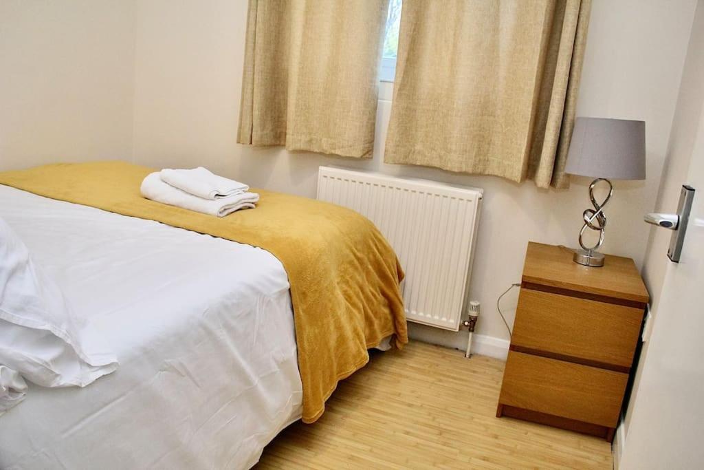 Contractor'S Haven- 4-Bedroom House With Free Parking, Super Fast Wifi, Fran Properties In Aylesbury, Pets Are Welcome! Aylesbury  Extérieur photo