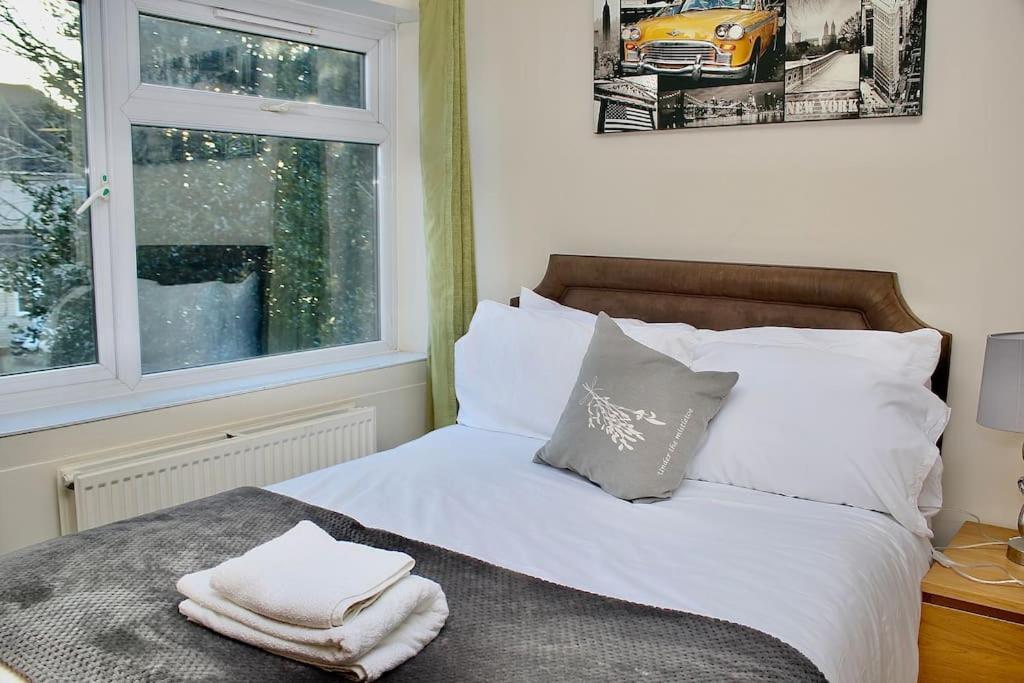 Contractor'S Haven- 4-Bedroom House With Free Parking, Super Fast Wifi, Fran Properties In Aylesbury, Pets Are Welcome! Aylesbury  Extérieur photo