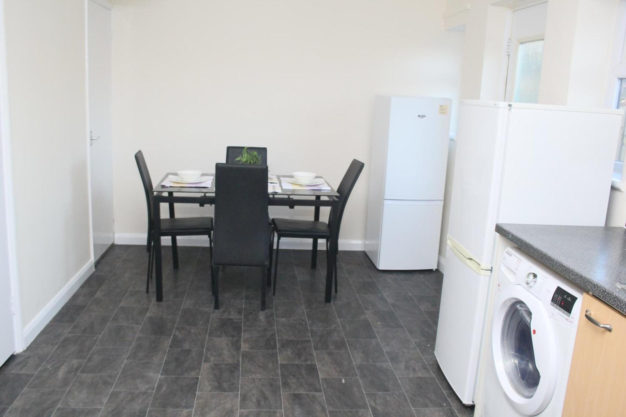 Contractor'S Haven- 4-Bedroom House With Free Parking, Super Fast Wifi, Fran Properties In Aylesbury, Pets Are Welcome! Aylesbury  Extérieur photo