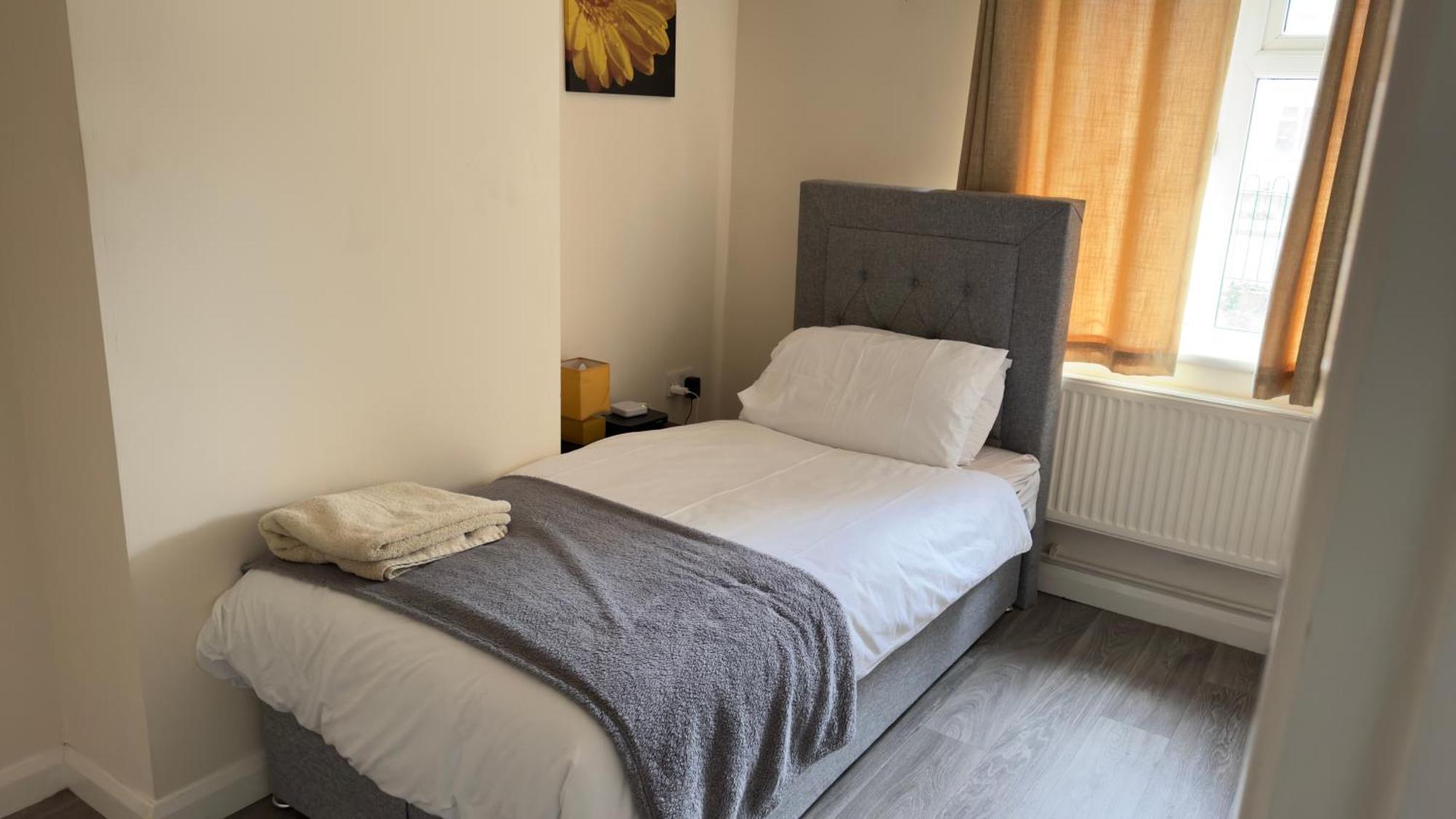 Contractor'S Haven- 4-Bedroom House With Free Parking, Super Fast Wifi, Fran Properties In Aylesbury, Pets Are Welcome! Aylesbury  Extérieur photo